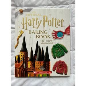 The Official Harry Potter Baking Cookbook: 40+ Recipes Inspired by the Films